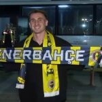 Kerem Aktürkoğlu İstanbul’da: Fenerbahçe atkısı ile ilk poz