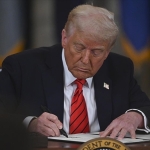 Trump, Pentagon’un adını Savaş Bakanlığı yaptı