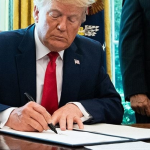 Trump duyurdu: ABD’den Çin’e yüzde 100 gümrük vergisi